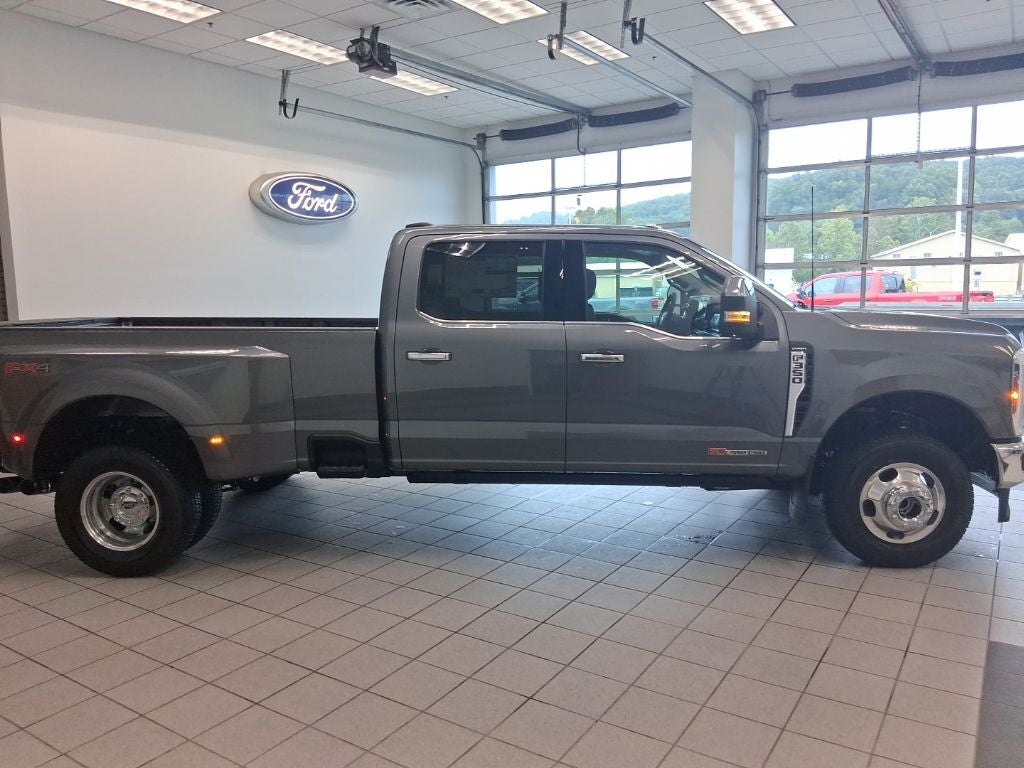 2027 Ford F-350SD Lariat DRW