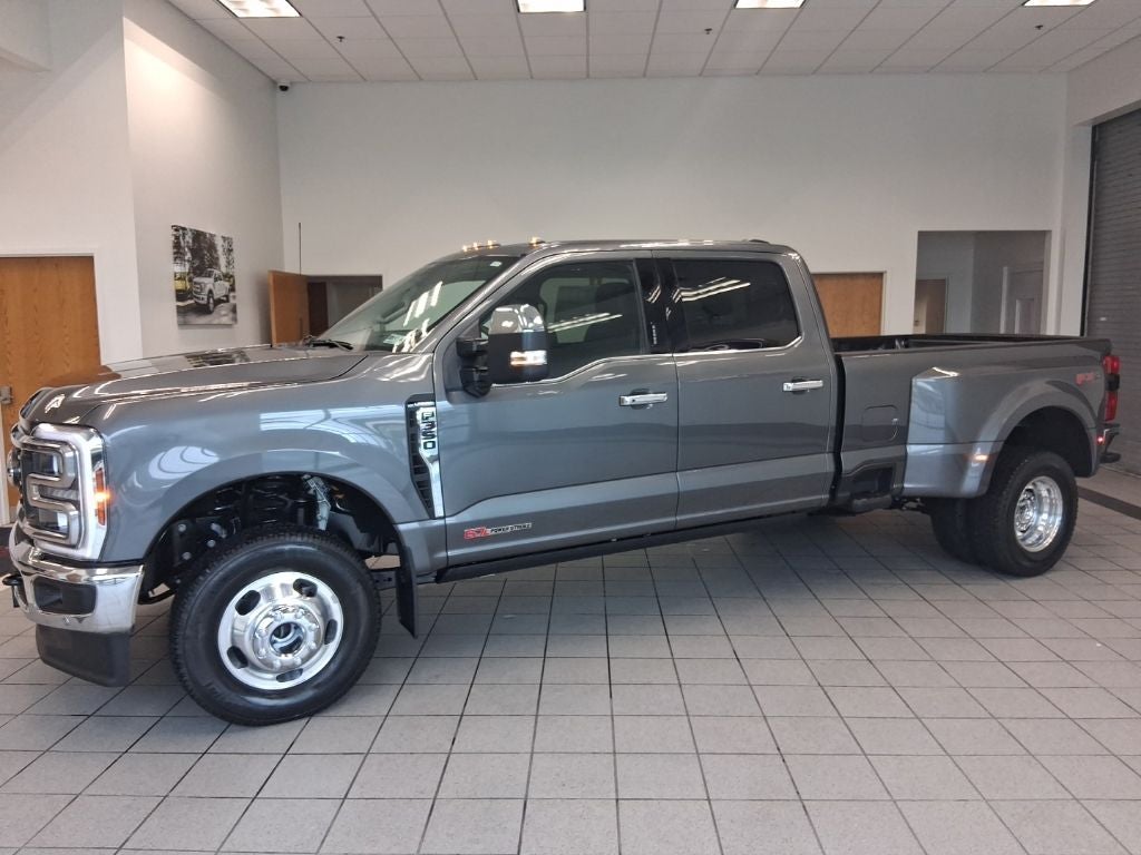 2027 Ford F-350SD Lariat DRW