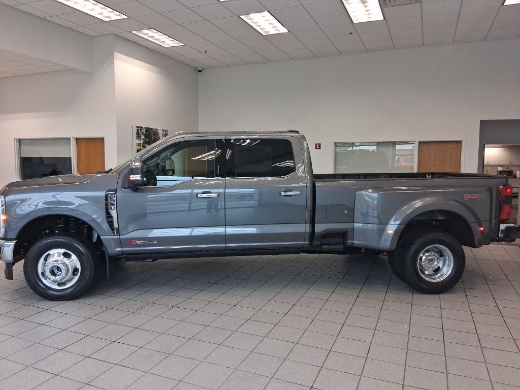 2027 Ford F-350SD Lariat DRW