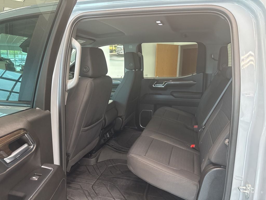 2024 Chevrolet Silverado 1500 LT LT1