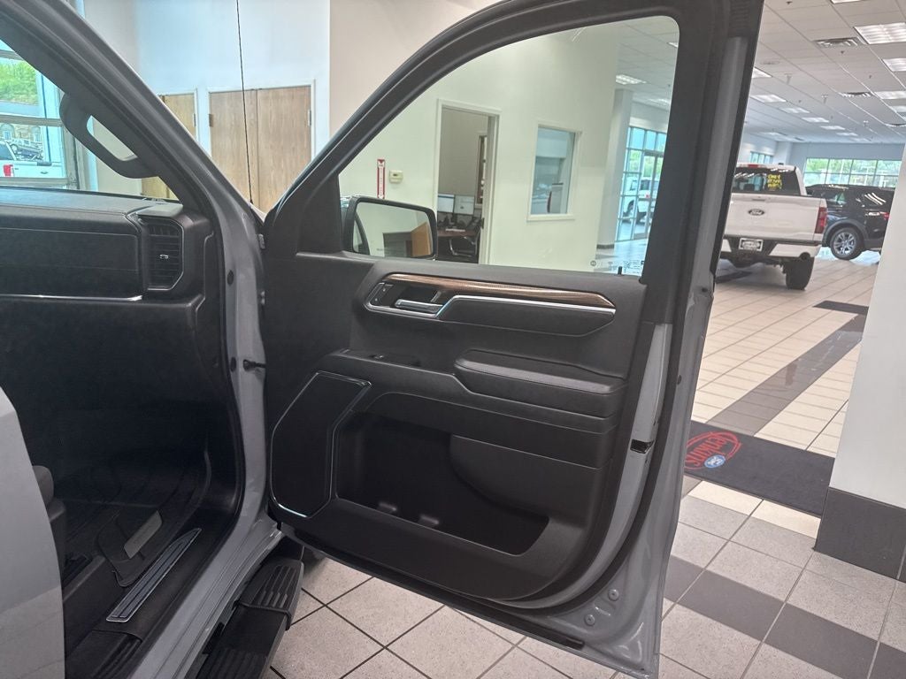 2024 Chevrolet Silverado 1500 LT LT1