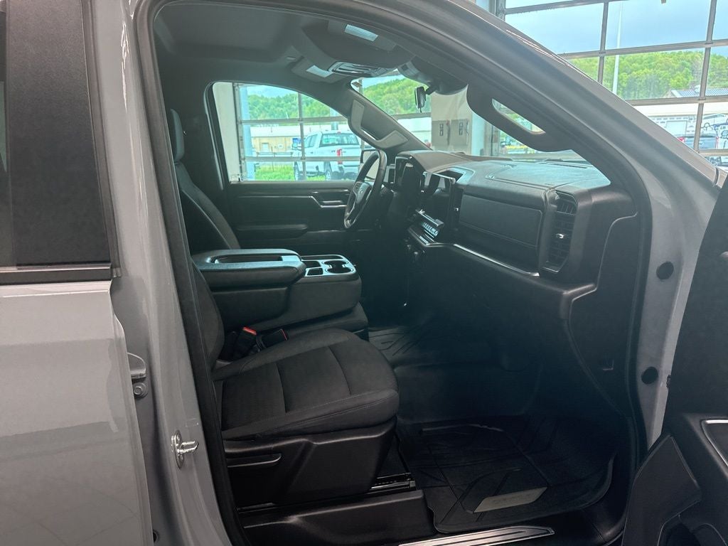 2024 Chevrolet Silverado 1500 LT LT1