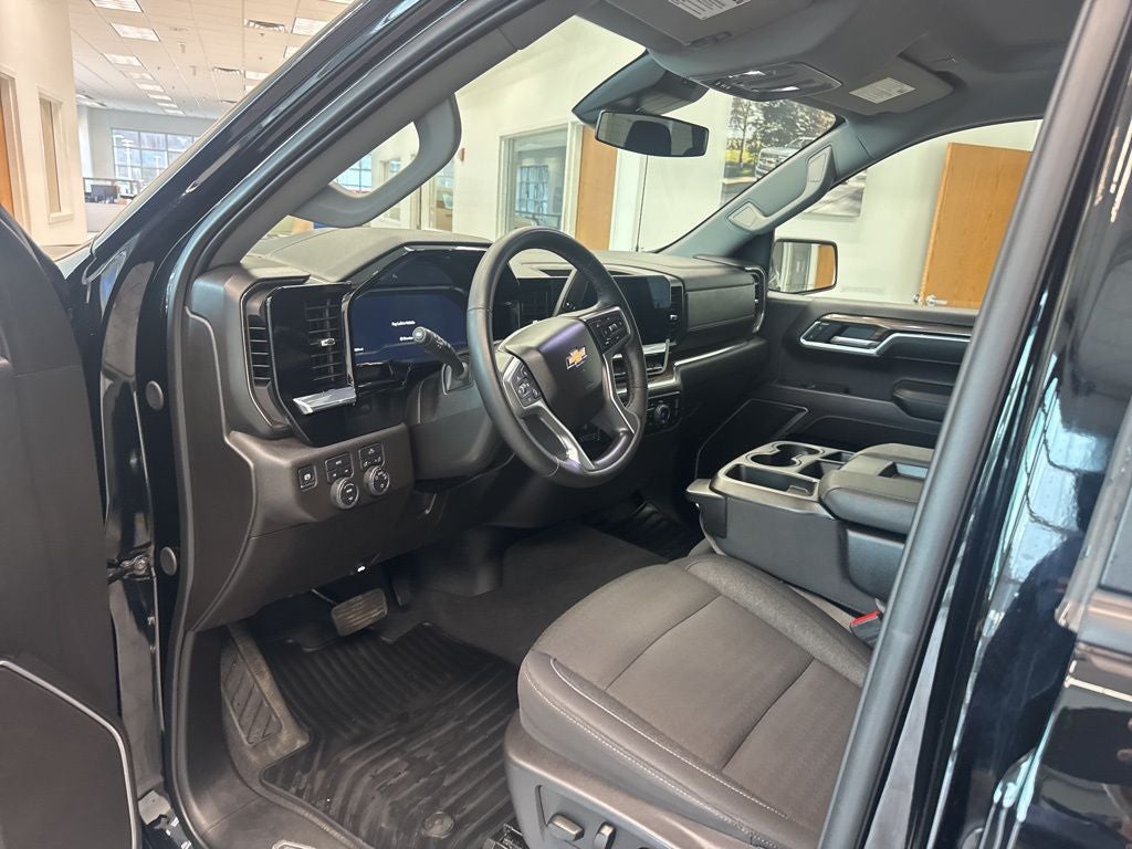 2025 Chevrolet Silverado 1500 LT LT1