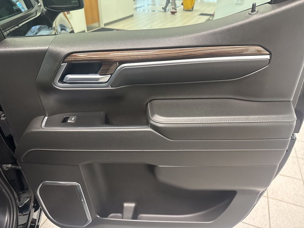 2025 Chevrolet Silverado 1500 LT LT1