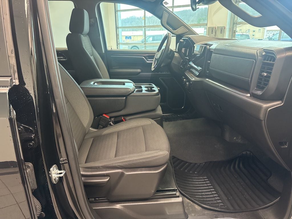 2025 Chevrolet Silverado 1500 LT LT1