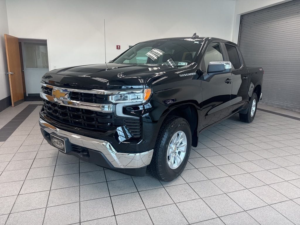 2025 Chevrolet Silverado 1500 LT LT1