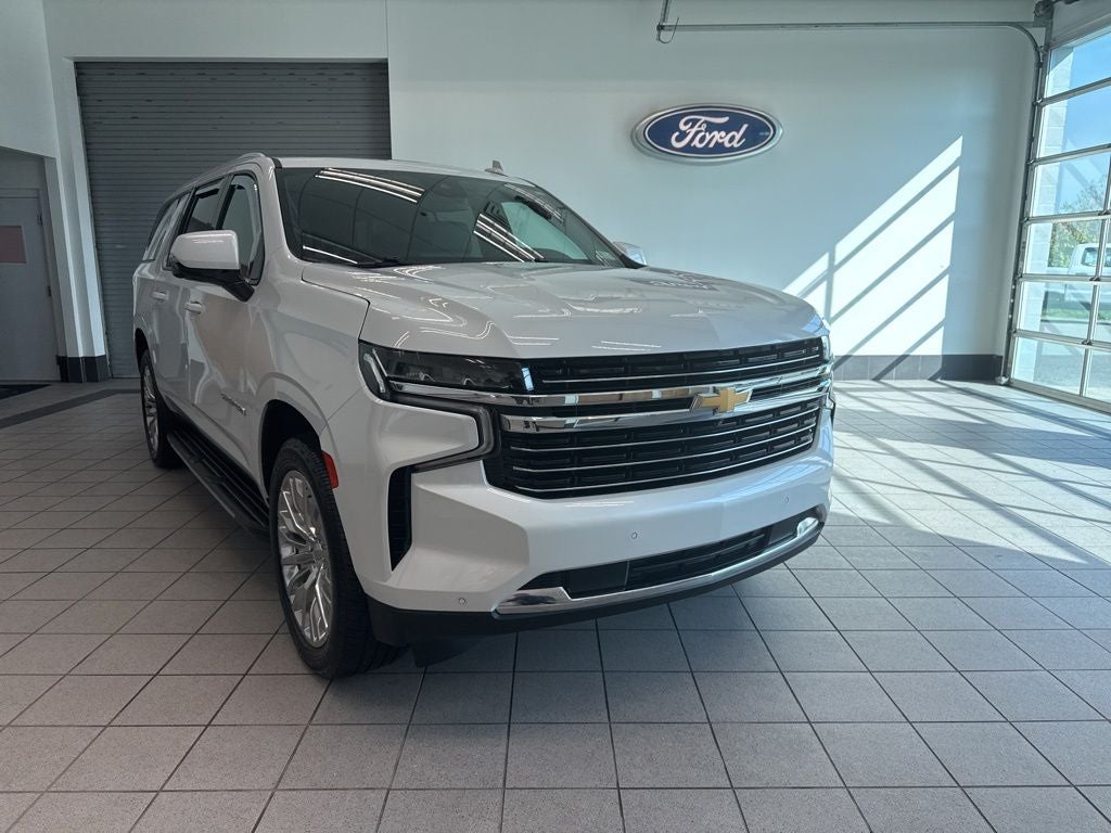 2023 Chevrolet Suburban LT