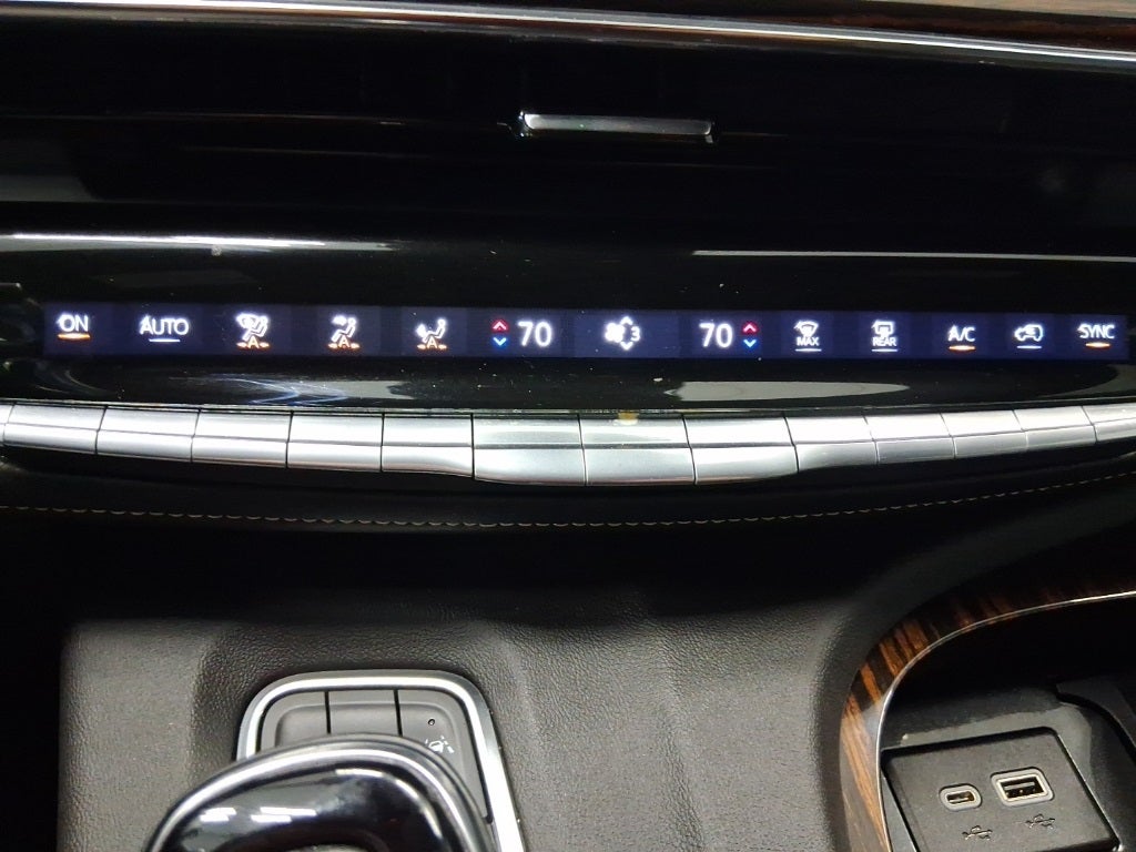 2022 Cadillac Escalade Luxury