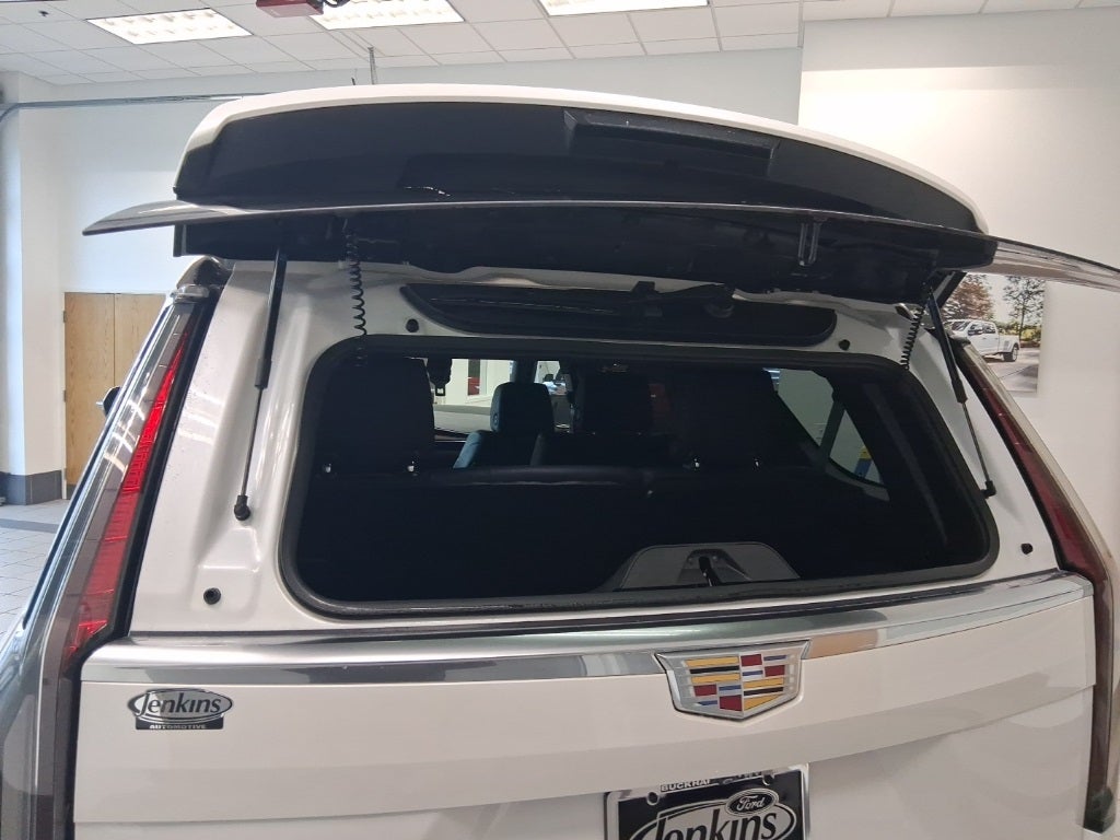 2022 Cadillac Escalade Luxury