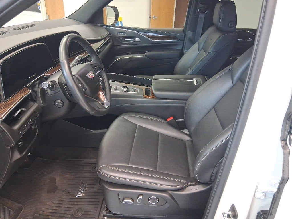 2022 Cadillac Escalade Luxury