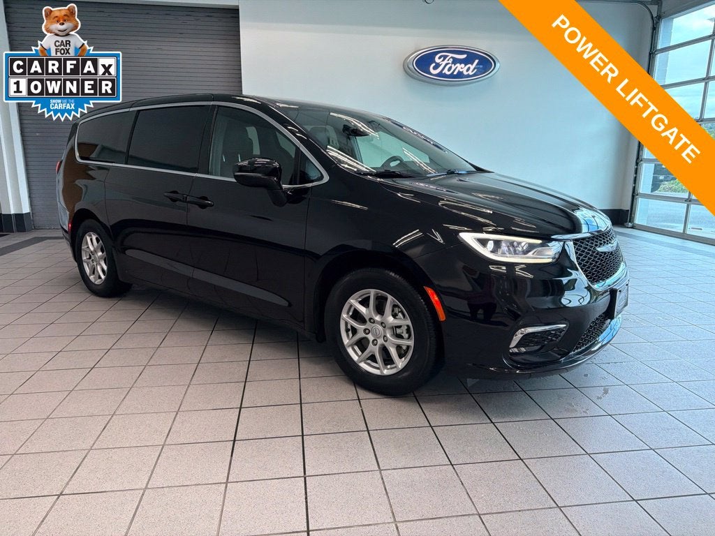 2025 Chrysler Pacifica Select