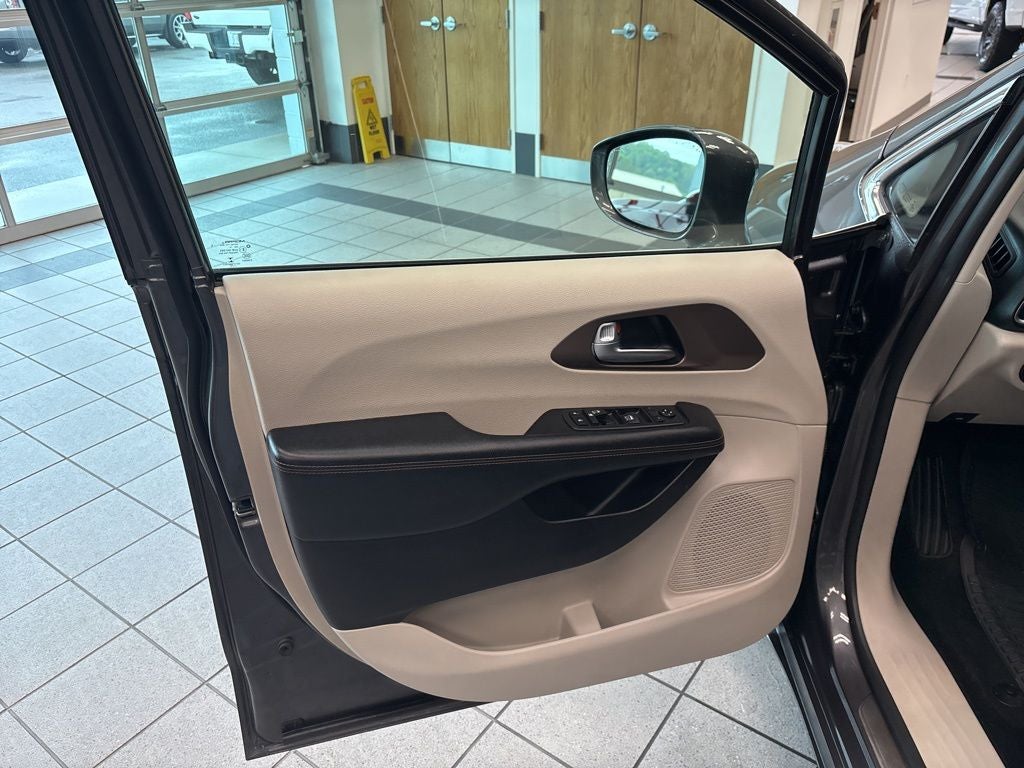 2019 Chrysler Pacifica Touring L Plus