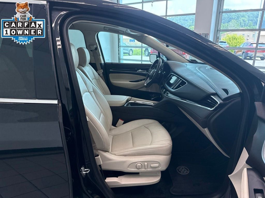 2022 Buick Enclave Essence