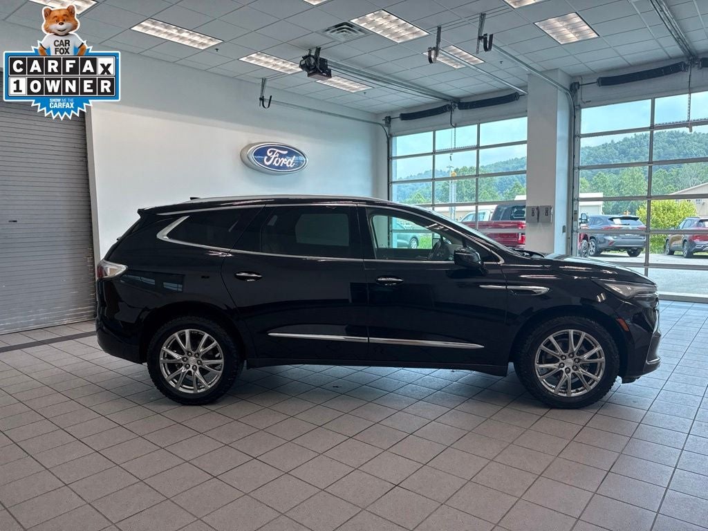 2022 Buick Enclave Essence