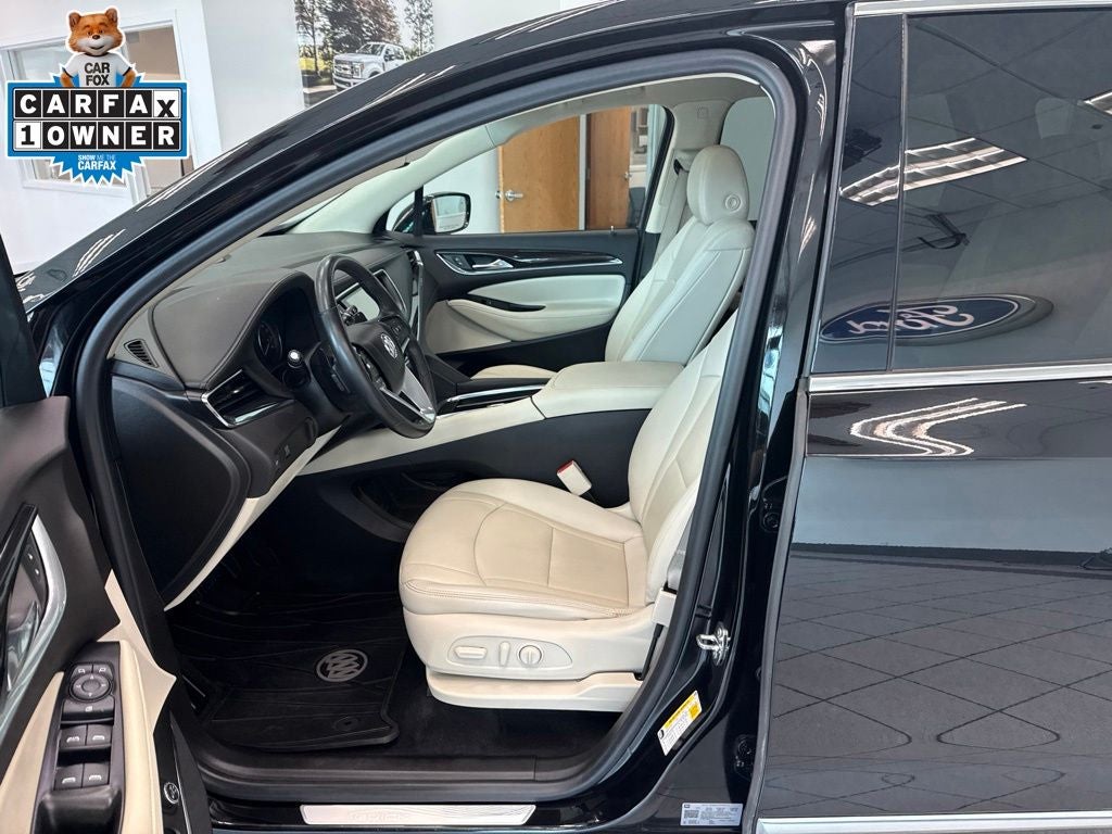 2022 Buick Enclave Essence