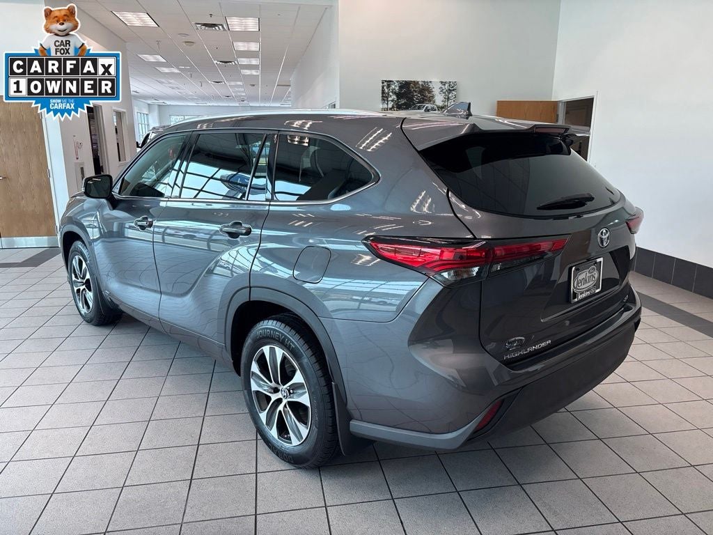 2022 Toyota Highlander Hybrid XLE