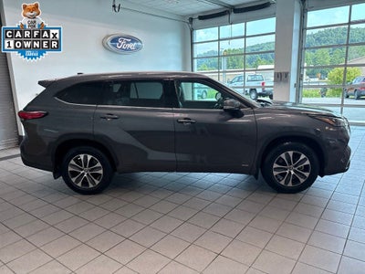 2022 Toyota Highlander Hybrid XLE