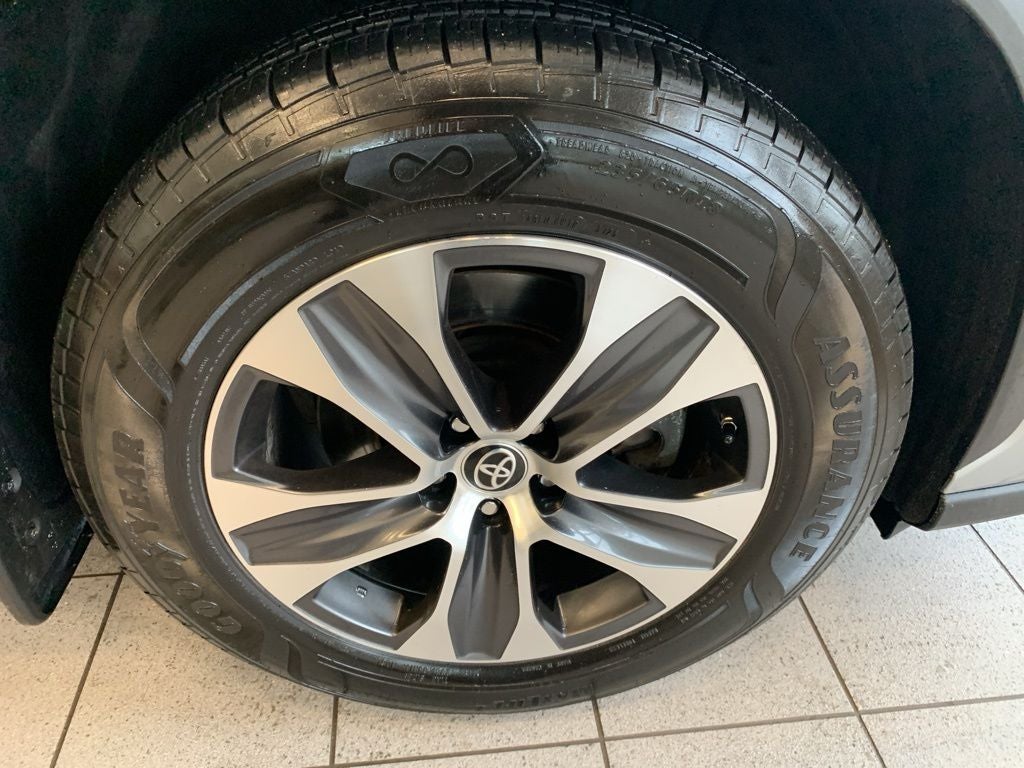 2023 Toyota Highlander Hybrid XLE