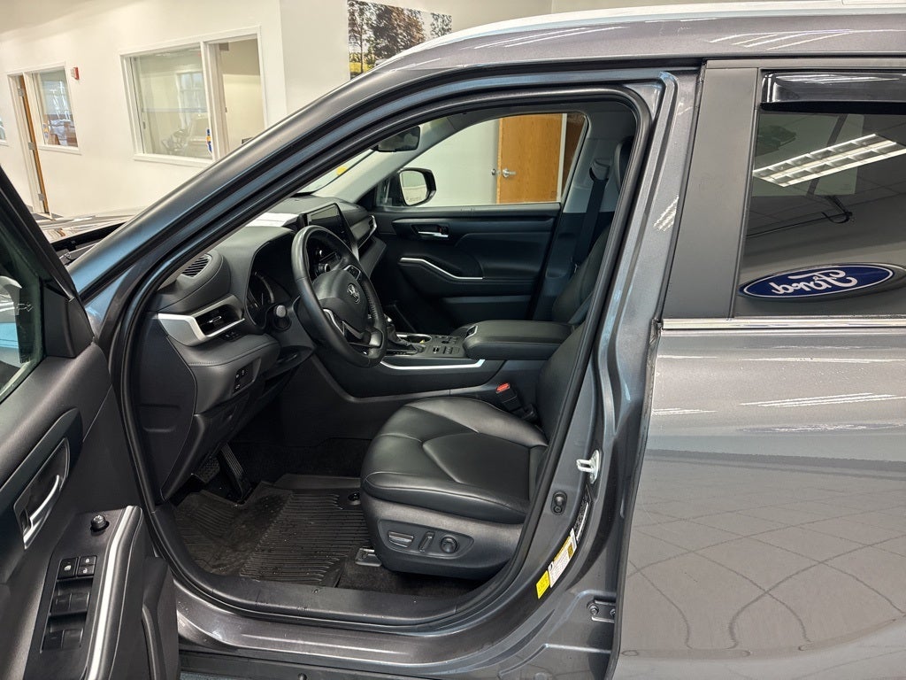 2024 Toyota Highlander XLE