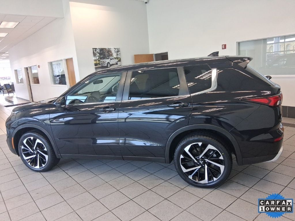 2022 Mitsubishi Outlander SE