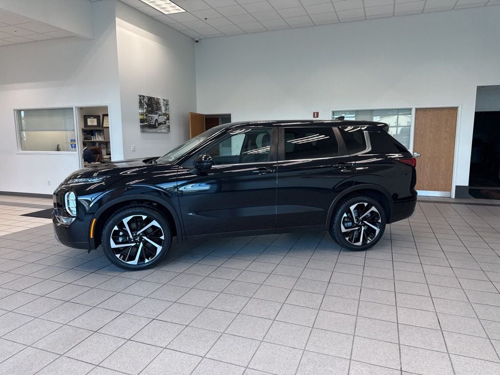 2022 Mitsubishi Outlander SE