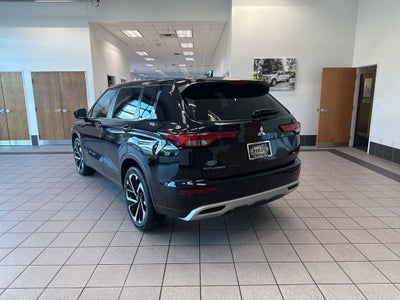 2022 Mitsubishi Outlander SE