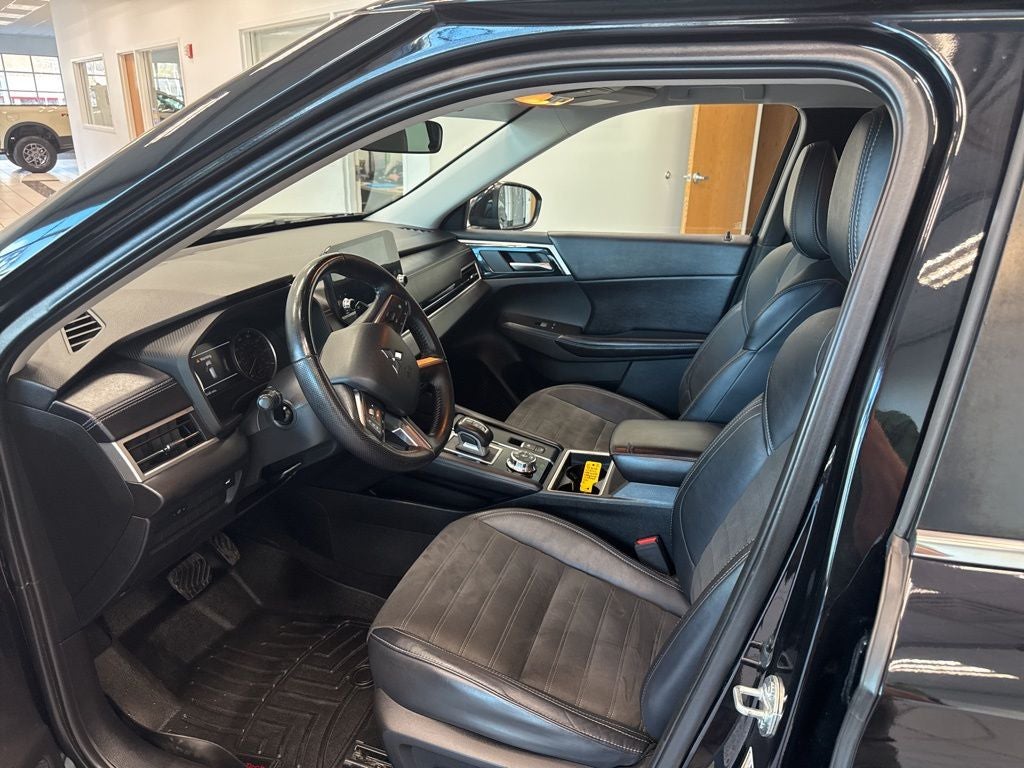 2022 Mitsubishi Outlander SE