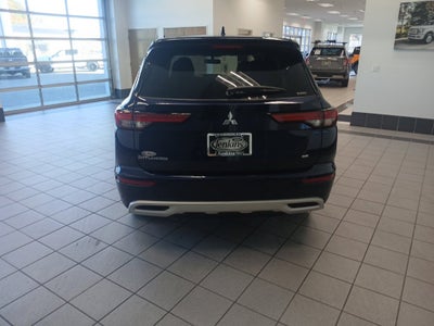 2022 Mitsubishi Outlander SE