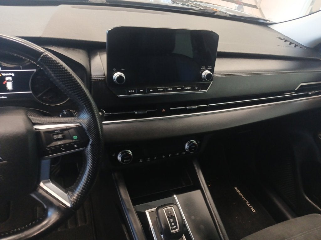 2022 Mitsubishi Outlander SE