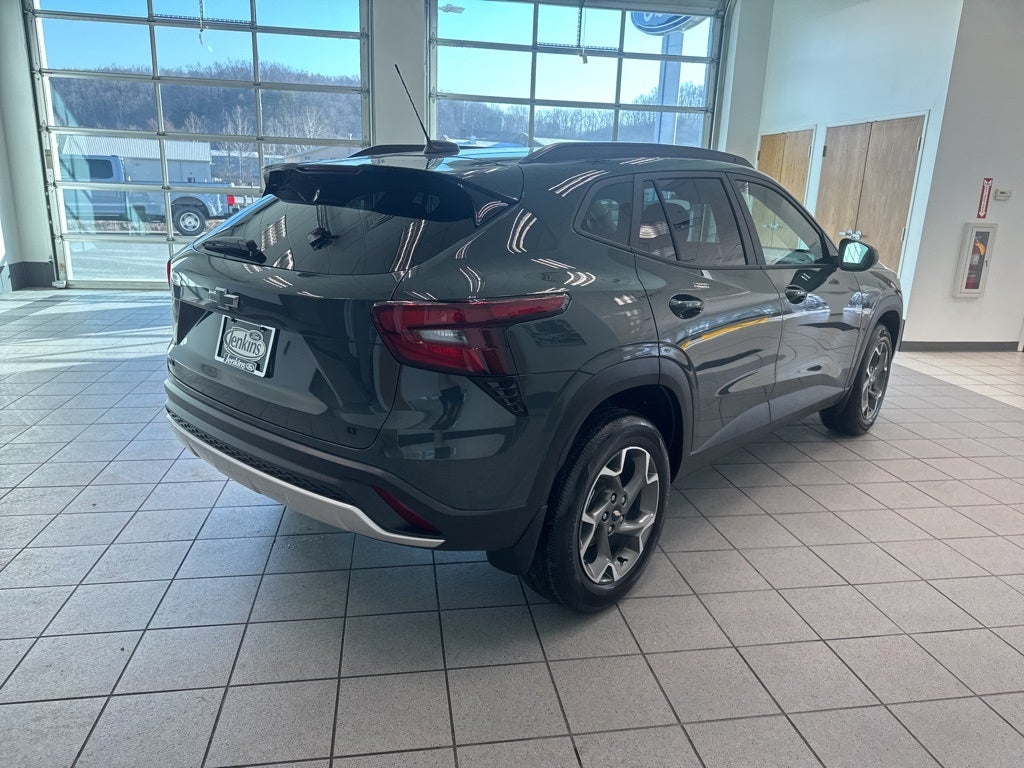 2025 Chevrolet Trax LT