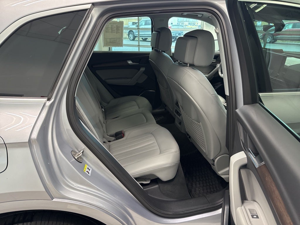 2023 Audi Q5 45 S line Premium quattro