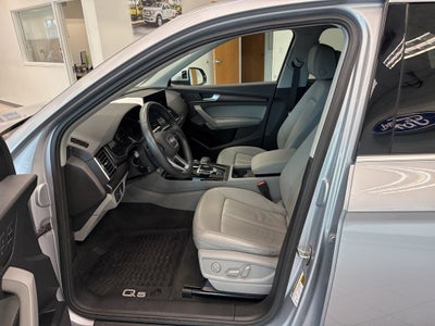 2023 Audi Q5 45 S line Premium quattro