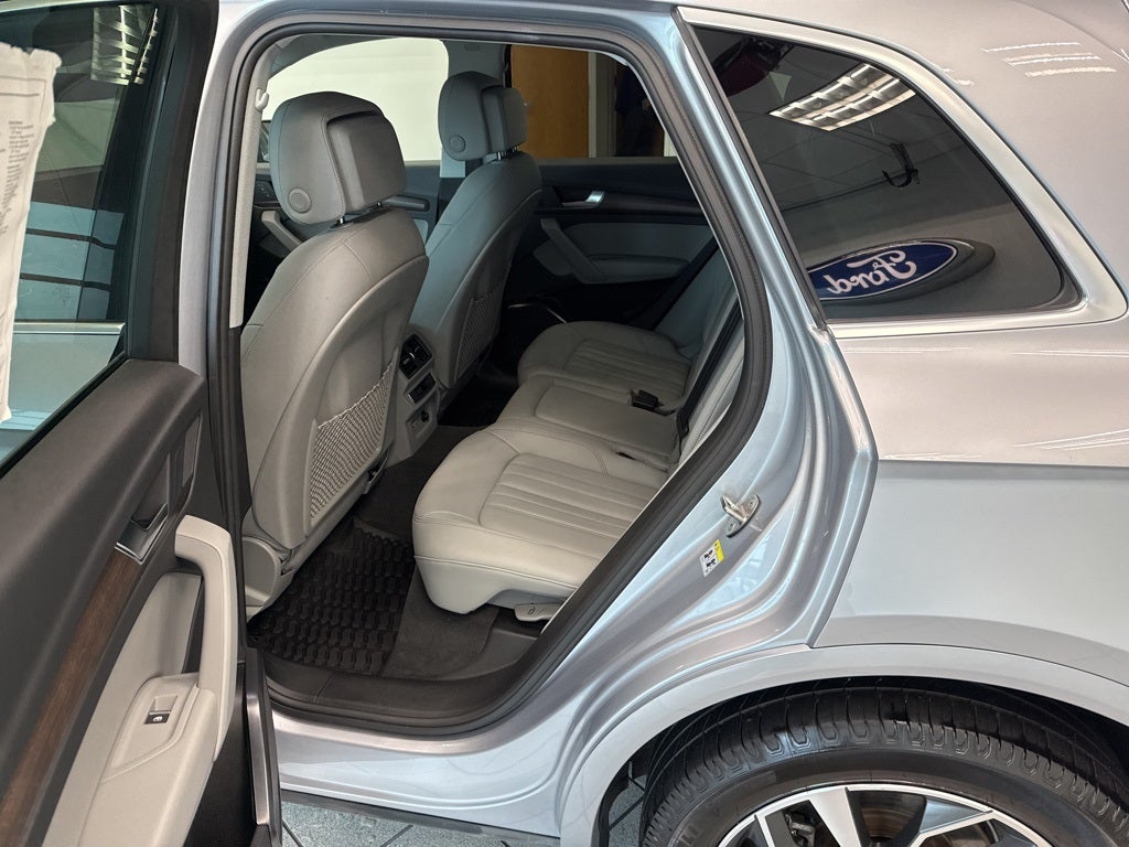 2023 Audi Q5 45 S line Premium quattro